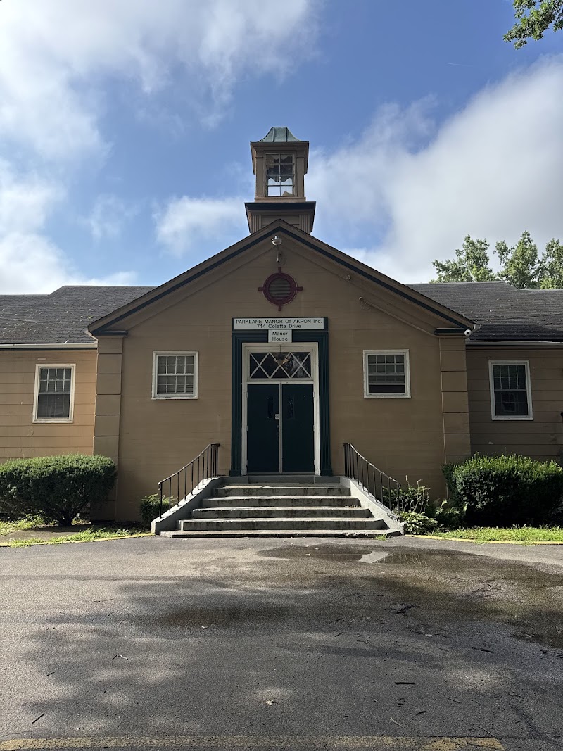 Park Lane Villa Apartments in Akron, United States