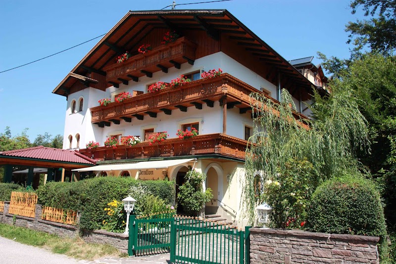 Pension Grünauhof in Gmunden, Austria