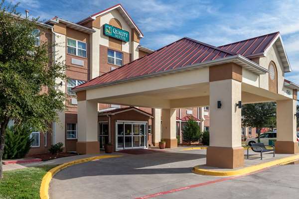 Quality Suites Addison-Dallas in Addison, United States
