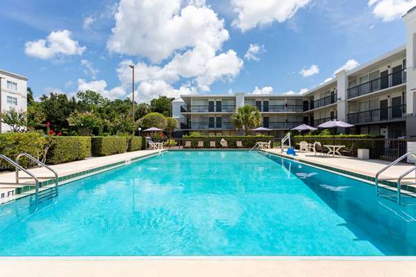 Ramada by Wyndham Altamonte Springs in Altamonte Springs, United States