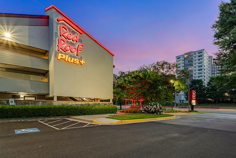 Red Roof PLUS+ Washington, DC - Alexandria in Alexandria, United States