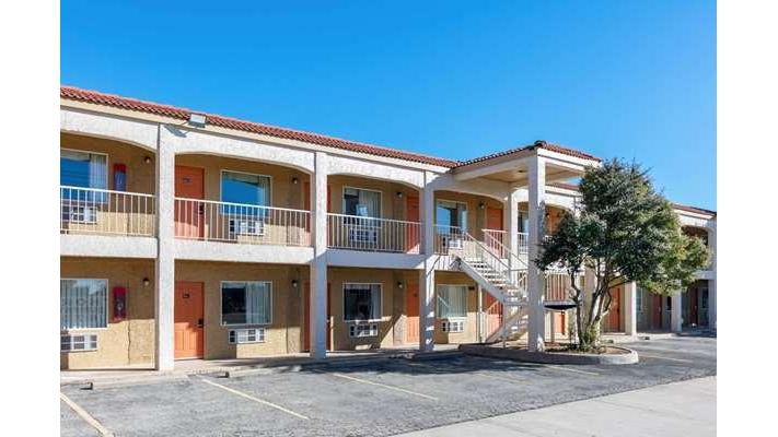 Super 8 by Wyndham Abilene North in Abilene, United States