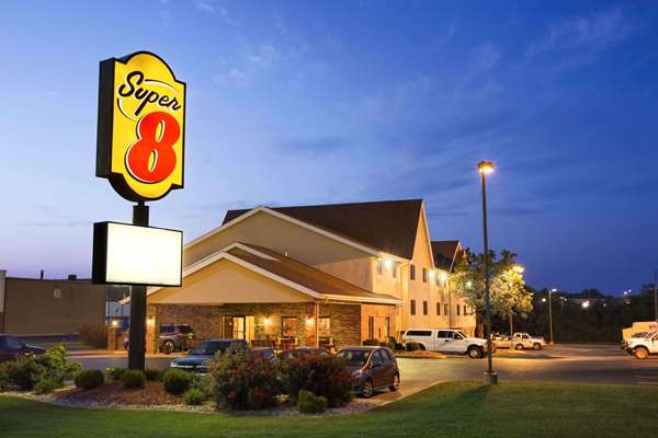 Super 8 by Wyndham Alton in Alton, United States