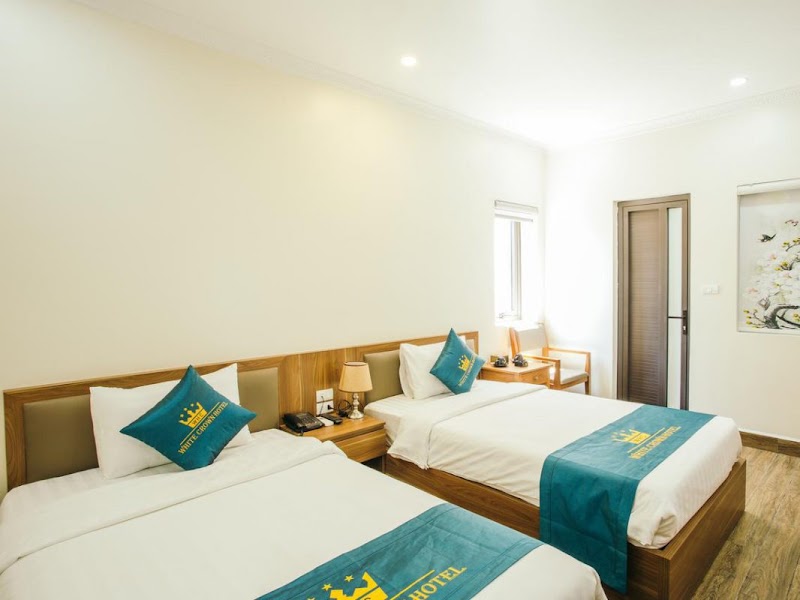 White Crown Hotel in Bai Chay, Vietnam